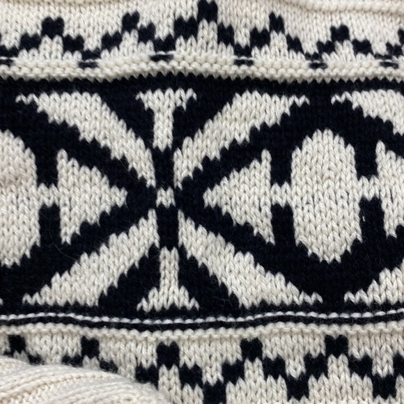 CHAPS Fair Isle Textile Knit Sweater Cream Black Fall Winter Holidays Medium - Picture 7 of 8